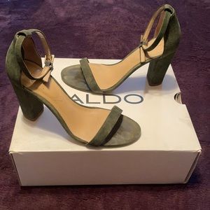 ALDO, size 7, Olive Green